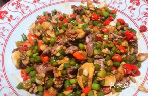 Spicy Hunan-style Chicken Offal