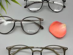 -爱视眸Eyeblling眼镜·依视路·蔡司镜片折扣店(百联南方商城购物中心)