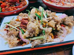 -虾弄弄海派小龙虾·牛羊蝎子火锅