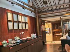 -阿瓦山寨·湘菜现炒·剁椒鱼头王(咸阳总店)