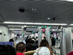 -新百广场(地铁站)