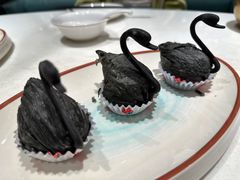 黑天鹅榴莲酥-新雅粤菜馆(南京东路店)
