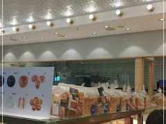 面包甜点陈列柜-面包新语(滨湖万达店)