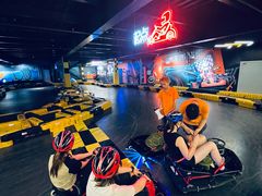 -极限PLAY运动娱乐新世界·团建派对潮玩休闲馆·室内蹦极高空游乐园