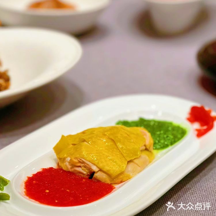 圆鑫淮扬菜新探｜白菊花醉膏蟹的鲜甜之旅 