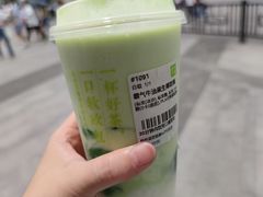 -奈雪的茶(湖滨银泰in77C区PRO店)
