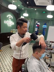 -海文先生国潮烫染男士理发馆