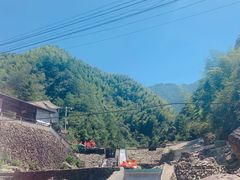 -安吉龙王山峡谷漂流