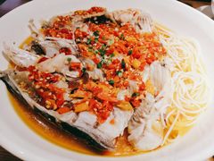 剁椒鱼头-费大厨辣椒炒肉(万家丽一店)