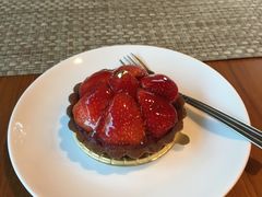 -Chom Cafe and Restaurant