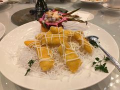 沙律香酥海鲜卷-广州富力丽思卡尔顿酒店·丽轩·粤菜