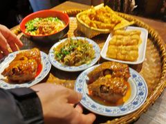 -爆炸头阿姨小四川正宗川味小吃(无任何分店)