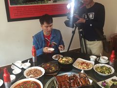 -东方之猪四更烤乳猪(金垦总店)