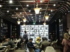 -钟书阁(松江泰晤士小镇店)