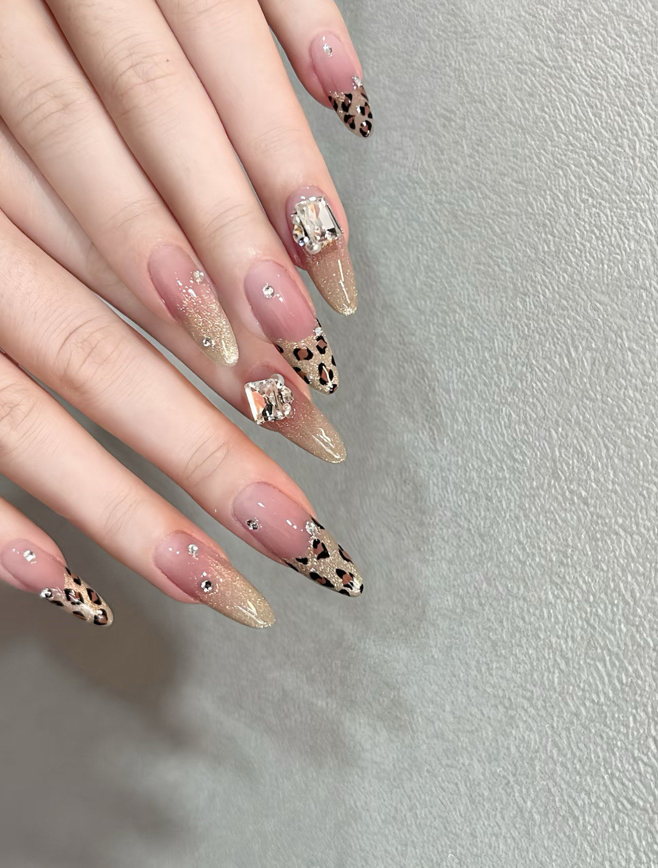 秋冬爆款美甲气质猫眼豹纹