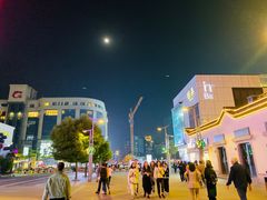 -吴山路夜市
