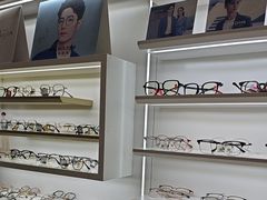 -美式眼镜·授权蔡司.依视路.尼康.豪雅.明月(南翔印象城店)