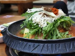 土豆排骨火锅-喇喇排骨火锅·传统韩式脊骨汤(望京西园总店)