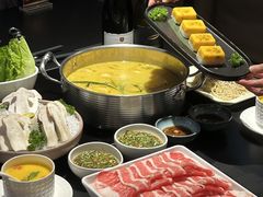 -鲜入唯煮·港式海鲜牛肉火锅(金宝街店)