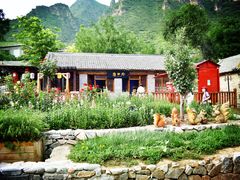 -百里峡七彩艺术小镇