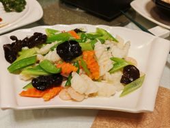 -鑫淼餐饮娱乐中心(江东街店)