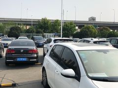 -奥特莱斯停车场