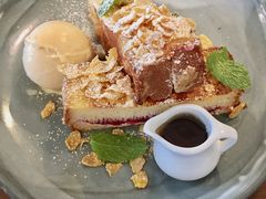 -ROAST coffee & eatery