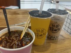 完美组合-南门金峰辣子鸡·玩串串(昌发展万科广场店)