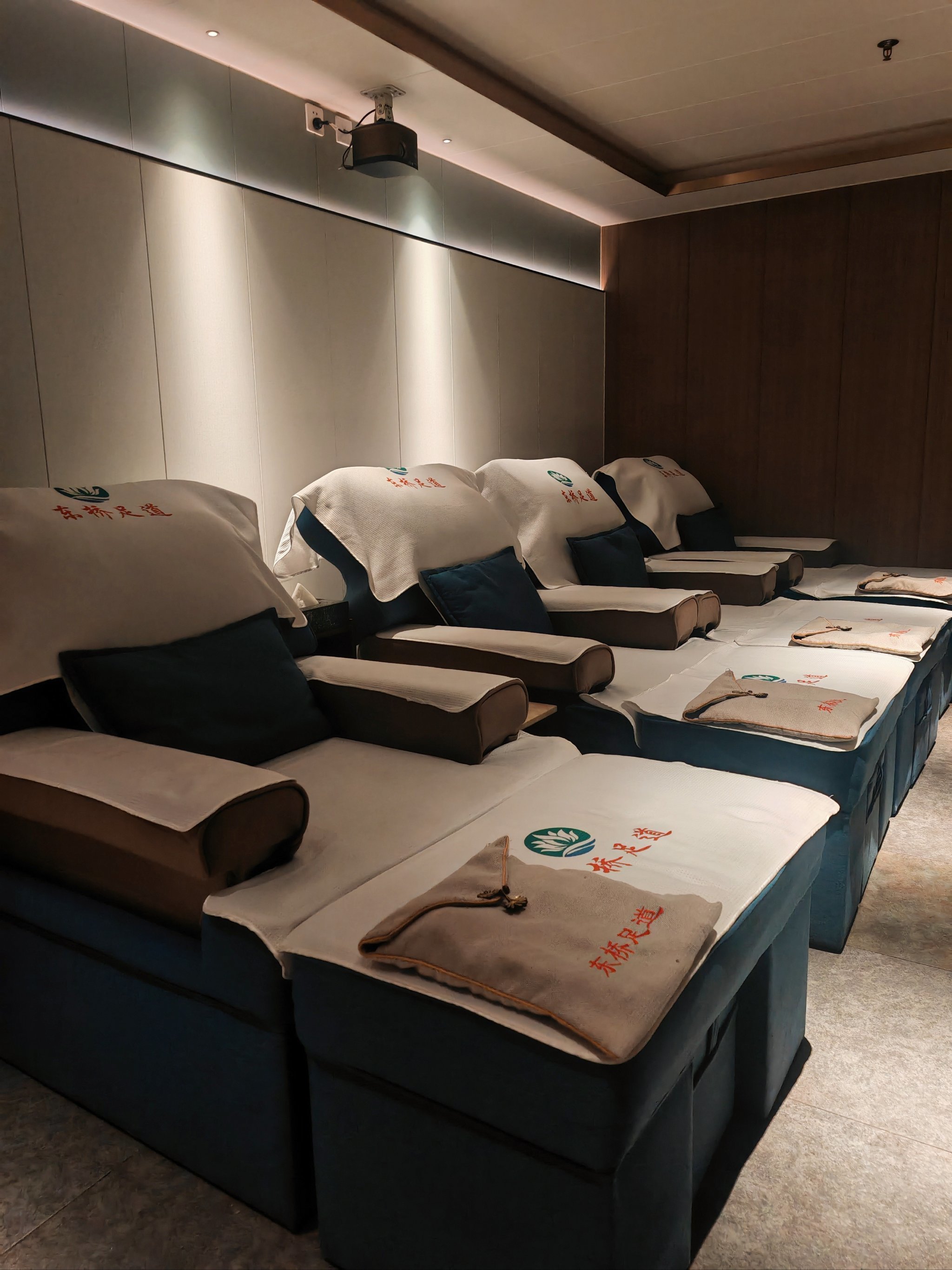 她被小哥按到嗷嗷叫,结果我种草了