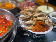 -黄利砖万峰林布依特色酸笋牛肉馆
