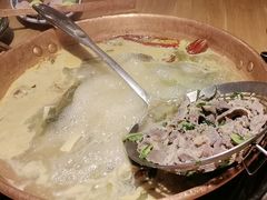 -洱火云南酸菜牛肉火锅(石景山当代商城店)