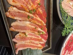 -山川小町·极番烧肉(新地假日广场店)