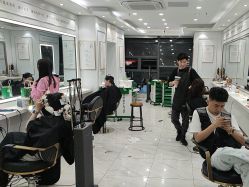 -镁连社·美联社