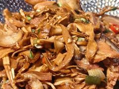 -雀舞云南菜(天津天河城购物中心店)