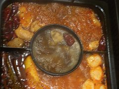 -老牌坊云南鱼豆花火锅(爱建店)
