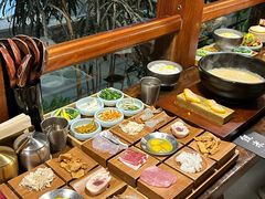 -银米·云南传统过桥米线(双廊黑金冠店)