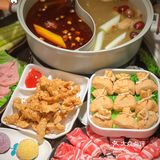 请问，星空🌃帐篷⛺️里吃一顿涮肉是什么感Jio ⁉️