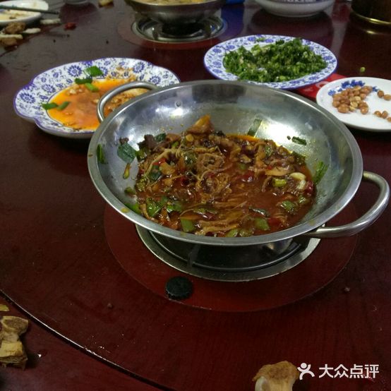 壹家人特色三下锅(火车站店)
