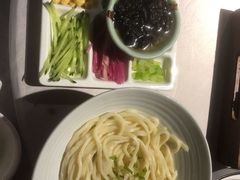 老北京炸酱面-京味斋·北京烤鸭(北京南站洋桥店)