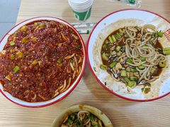 -玲玲米粉·新疆现炒米粉(大十字总店)