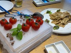 番茄脆菇沙拉-小大董·烤鸭(五棵松店)