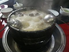 -南渝食府.墨脱石锅松茸鸡