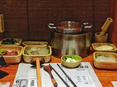 -独食火锅·半米屋台(直营总店)