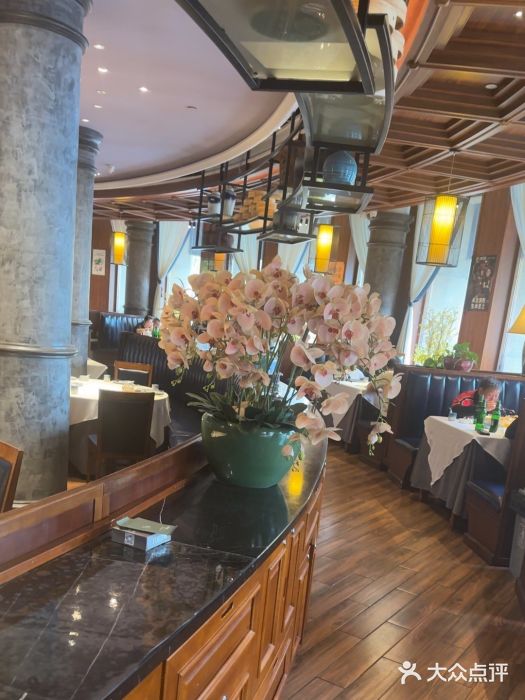 八府香鸭·啫啫煲(华山路店)图片