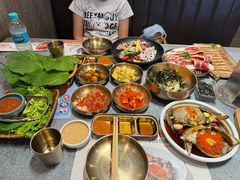 -草家酱蟹炭火烤肉店(珲春南路二店)
