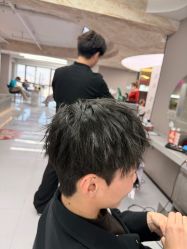 -宫铭烫发染发接发店