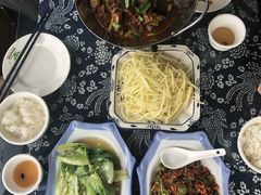 -临江餐馆二楼美食部落