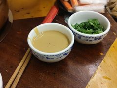 -洞庭洲·防空洞火锅·烧烤·铜锅涮肉(新百广场店)