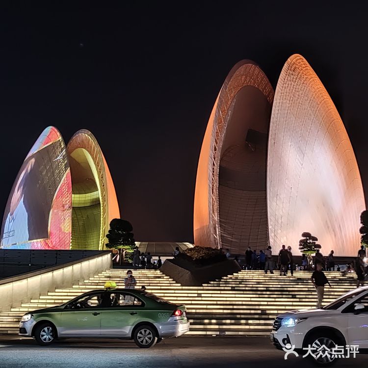 珠海打卡地📍晚上的日月贝歌剧院🐚超壮观