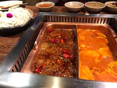 -老牌坊云南鱼豆花火锅(嵩山店)